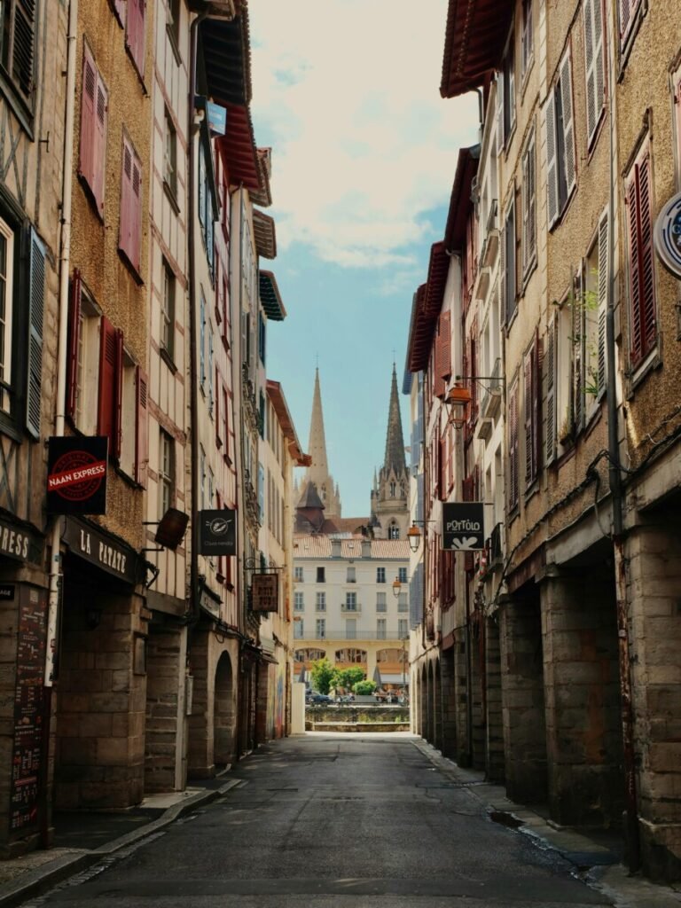 Agence de sécurité privée Bayonne et Pays Basque, intervention rapide, agent de sécuirté certifié CNAPS